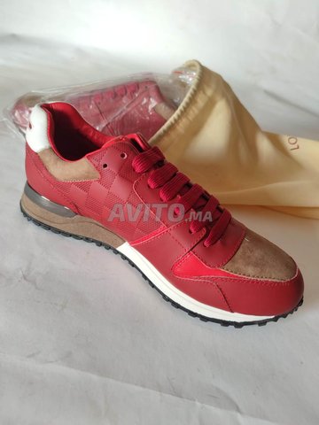 louis Vuitton run away homme taille 41 et 42, Chaussures à Casablanca