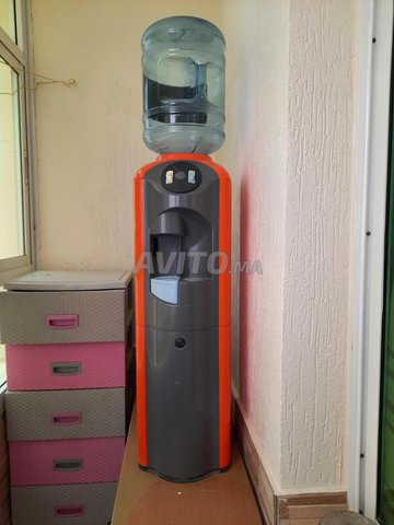 water cooler/ réfrigérateur eau