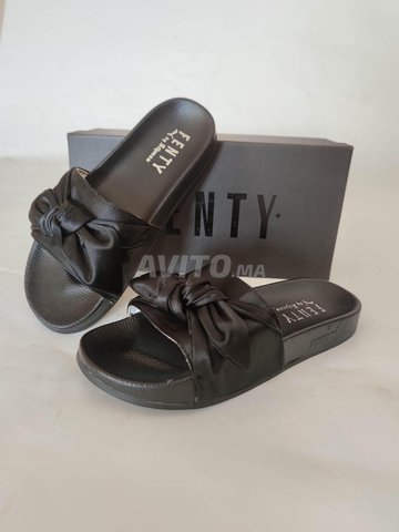 Sandale fenty clearance femme