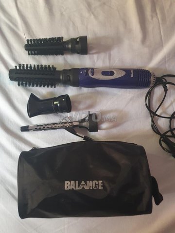 sèche cheveux avec accessoires