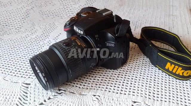 Nikon D3200 18-55mm CARTE 32GB CHARGEUR SAC TRIPOD