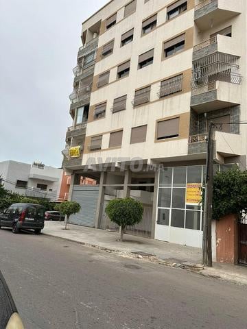 Magasin commercial titré 137 m² avec soupente