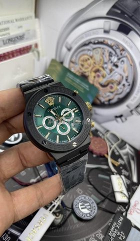 Montre Versace de luxe neuve avec sa bo te Montres et Bijoux