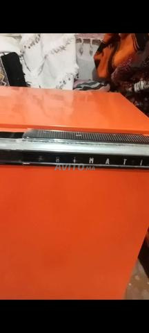 Réfrigérateur des années 70 en état de marche