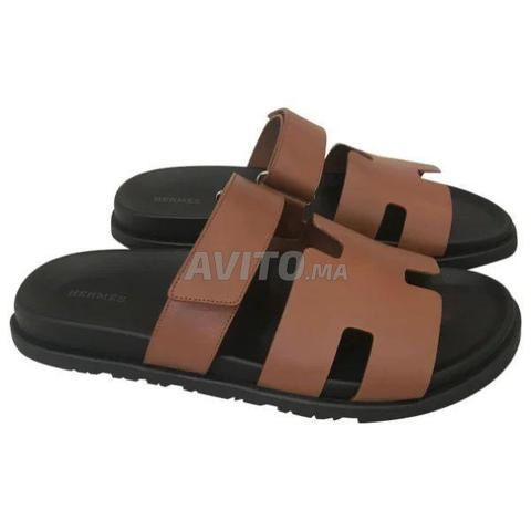 صنادل هيرميس شيبر من الجلد - 2