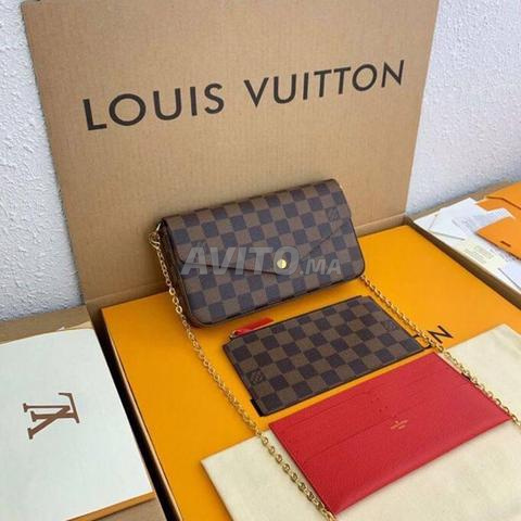 Pochette Louis Vuitton Disponible - 2