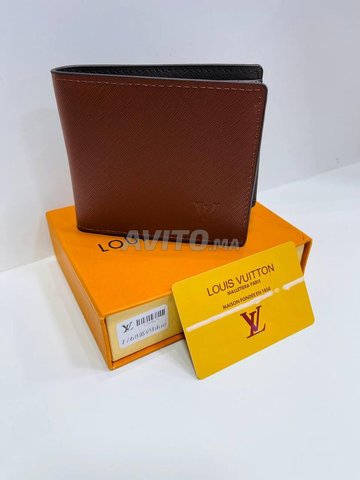 Porte feuille Louis Vuitton marron homme, Sacs et Accessoires à Casablanca