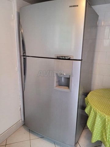  Refrigerateur Samsung (Grand volume) SR-688EVS