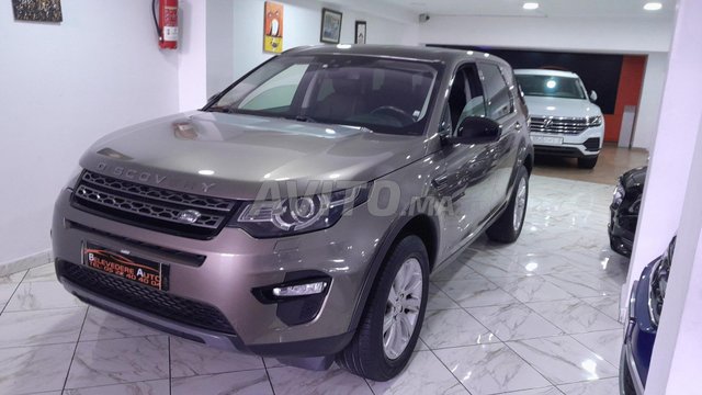 Voiture Land Rover Discovery 2015 à Casablanca Diesel - 9 chevaux