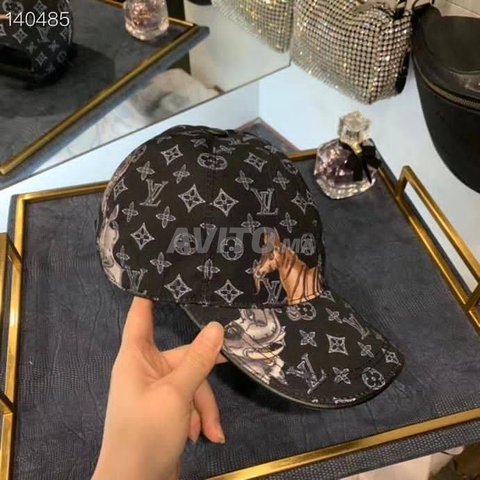 Casquette LV Cuir Top quality  Sacs et Accessoires à Casablanca