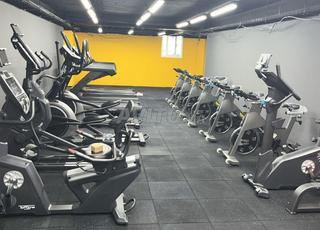 معدات الأندية الرياضية