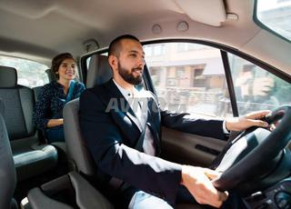 كنقلب نخدم شيفور عندي B ou D