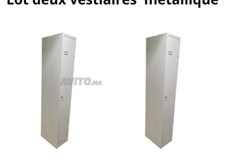 Lot de deux vestiaires métalliques