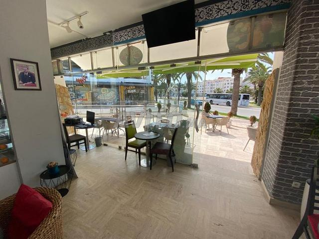 Local Commercial de 136m² à Mdiq - 2