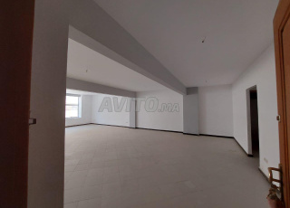 مكتب بمساحة 88 مترًا مربعًا في موقع جيد في فاس وسط المدينة