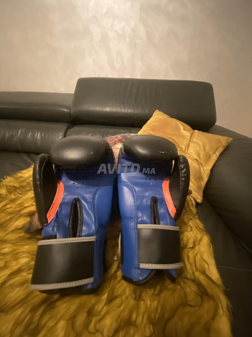 Gants de boxe MUAY rouges en cuir - velcro -la paire