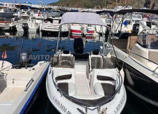 مركب ترفيهي 