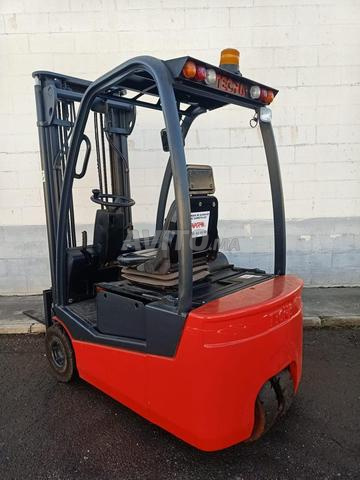 Chariot élévateur Clark