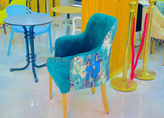 café... les chaises, les tables, snak.....