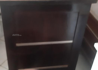 Présentoirs et comptoirs à  petit prix .