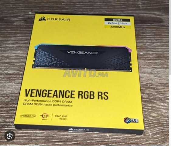 Corsair Vengeance RGB RS 16 Go DDR4 
