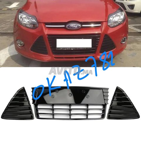 Ford Focus 2011 à 2015 grille noire brillante 