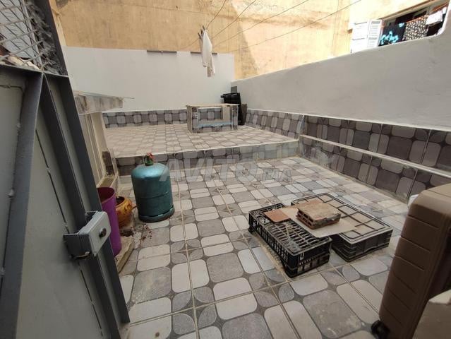 Appartement 81m2 RDC avec Magasin à vendre à H M Casa