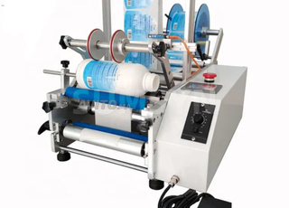 pour coller les étiquettes 