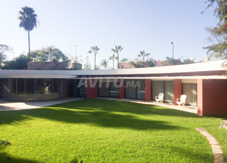 Villa à vendre à souissi