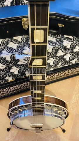 Morris のバンジョー Morris Deluxe 5-String Banjo W/ Hardshell Case