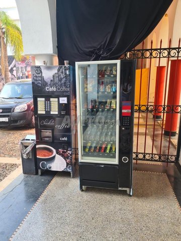 Distributeur de snacks et d’eau