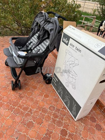 Poucettes bébé jumeaux 