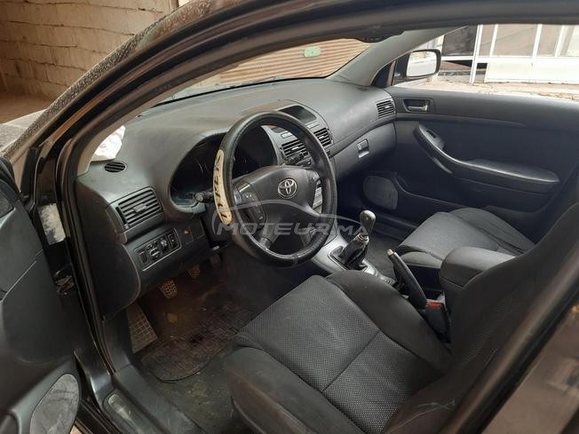 toyota avensis essence