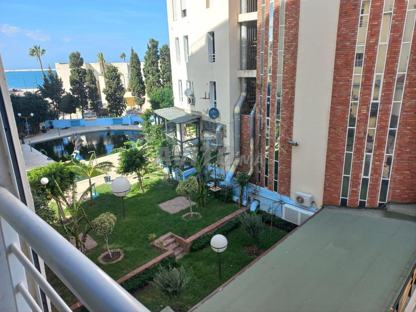 bel appartement très propre corniche Malabata