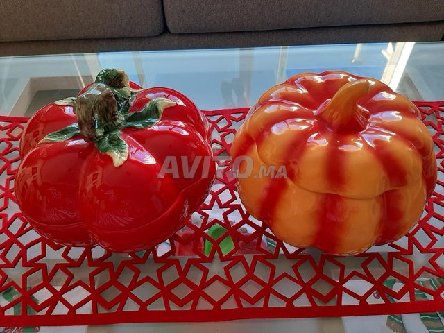 2 pots en porcelaine 