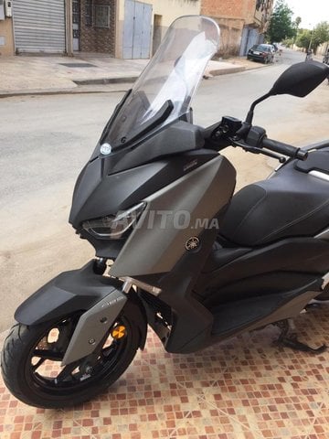 xmax 300 الأول ✋ 8000 كم
