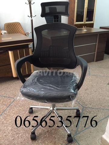 des chaises importées de bonne qualité 