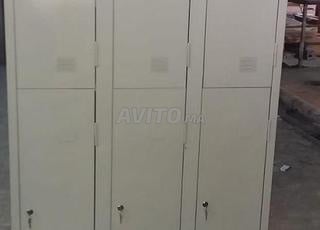 خزانة ملابس معدنية