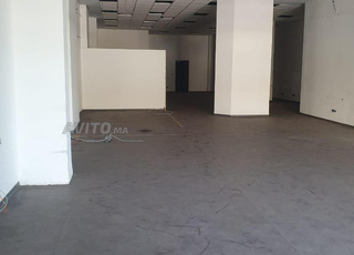 Local à louer 600 m² pour tte activité commerciale