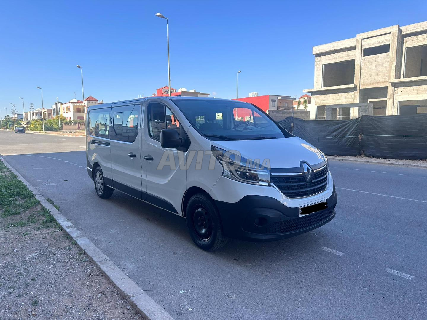 Renault trafic l2h1 9 places 115 cv 169 000 km