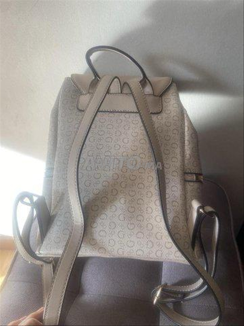 Sac a dos guess hotsell pas cher