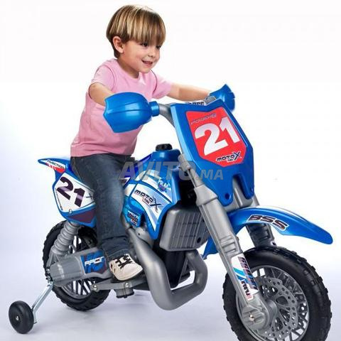 Moto pour enfants FEBER ALPHA CROSS 6V avec CASQUE - 2