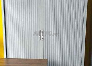 Armoire métallique porte rideau