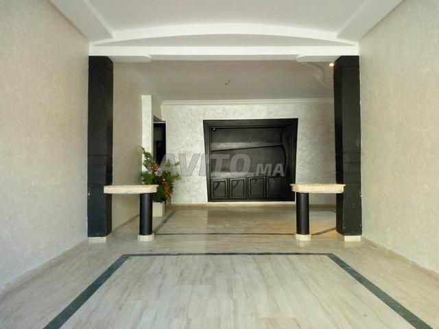 Appartement à louer à 2 Mars 140 m² 5 pièces