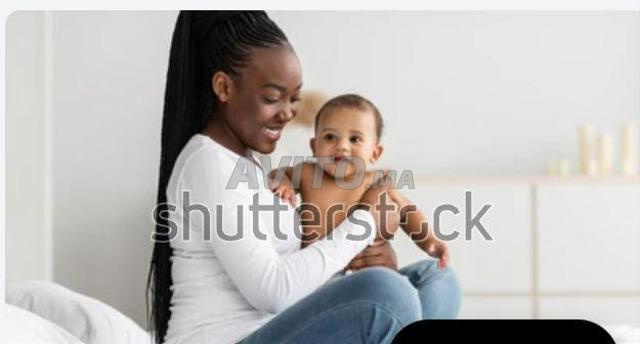 امرأة متعددة المهام طباخة مربية منزل