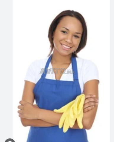 femme africaine de ménage, nounou, cuisine, aide