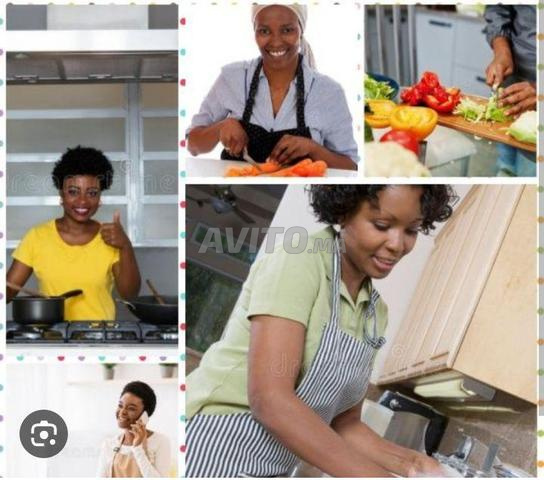 femme africaine de ménage, nounou, cuisine, aide