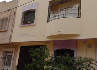 منزل للبيع ب بثلات طوابق 