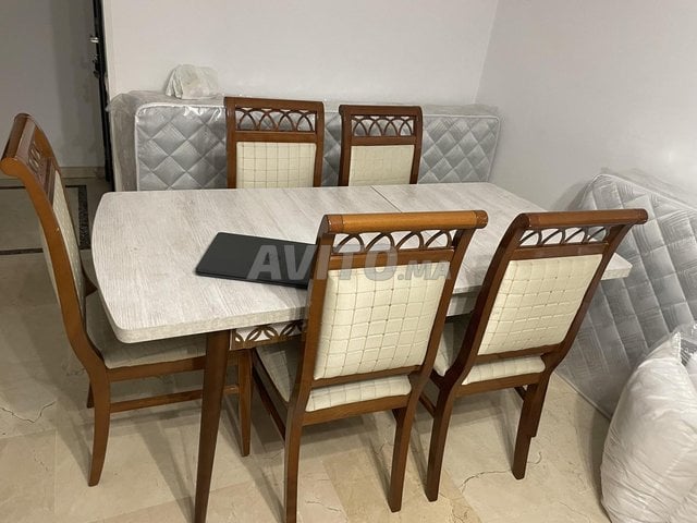 Vente salon et table  a manger avec 6 chaises