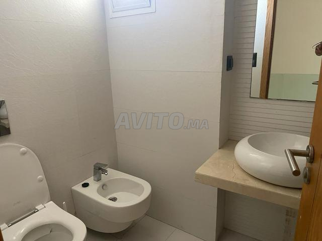 Duplex sur 2 niveaux à louer à Racine 320 m²